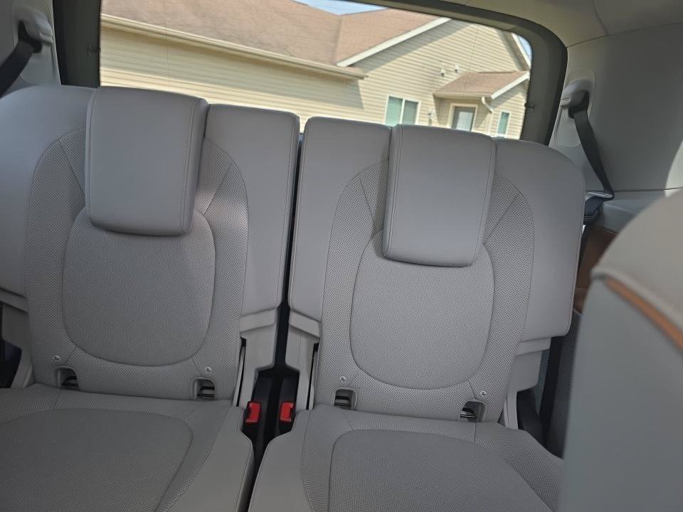 Used 2025 Volkswagen ID. Buzz Pro S Plus AWD/4WD image 8