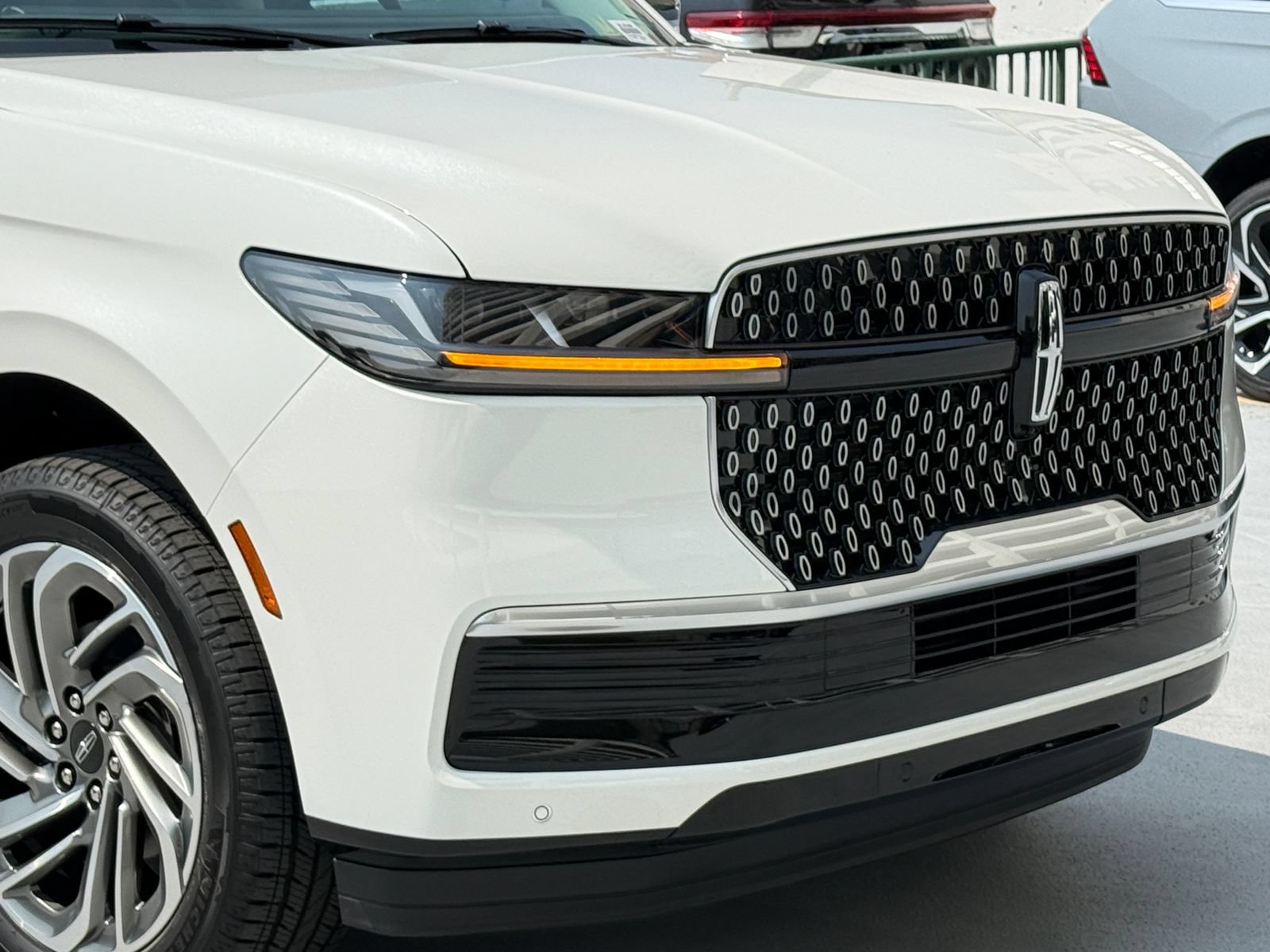 New 2027 Lincoln Navigator L Premier AWD/4WD image 7
