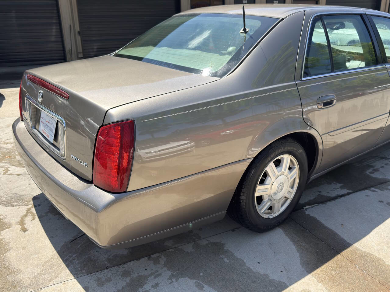 Used 2003 Cadillac De Ville w/ Comfort & Convenience Package FWD image 12
