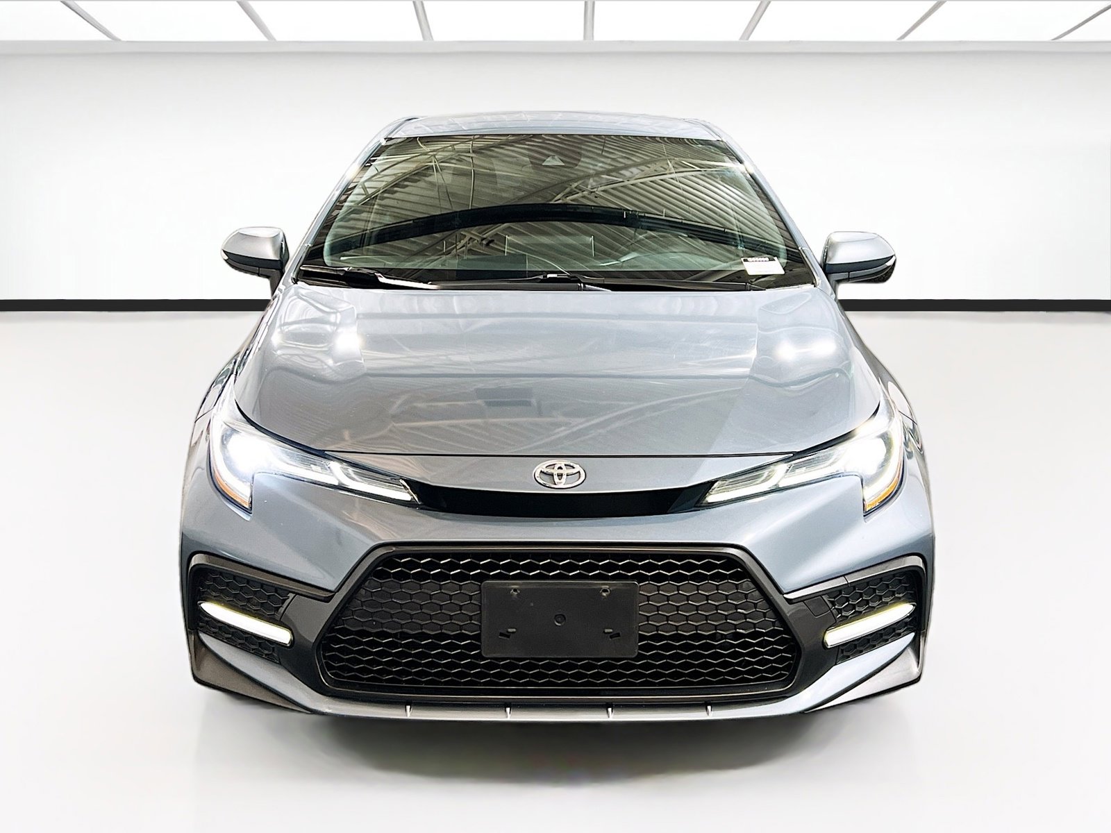 Used 2021 Toyota Corolla SE w/ Carpet Mat Package (TMS) image 2