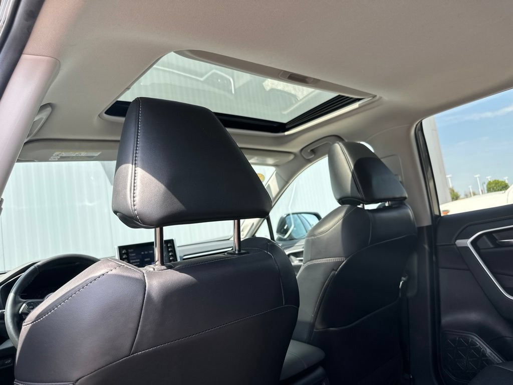 Used 2021 Toyota RAV4 Limited w/ Limited Grade Weather Package AWD/4WD image 21