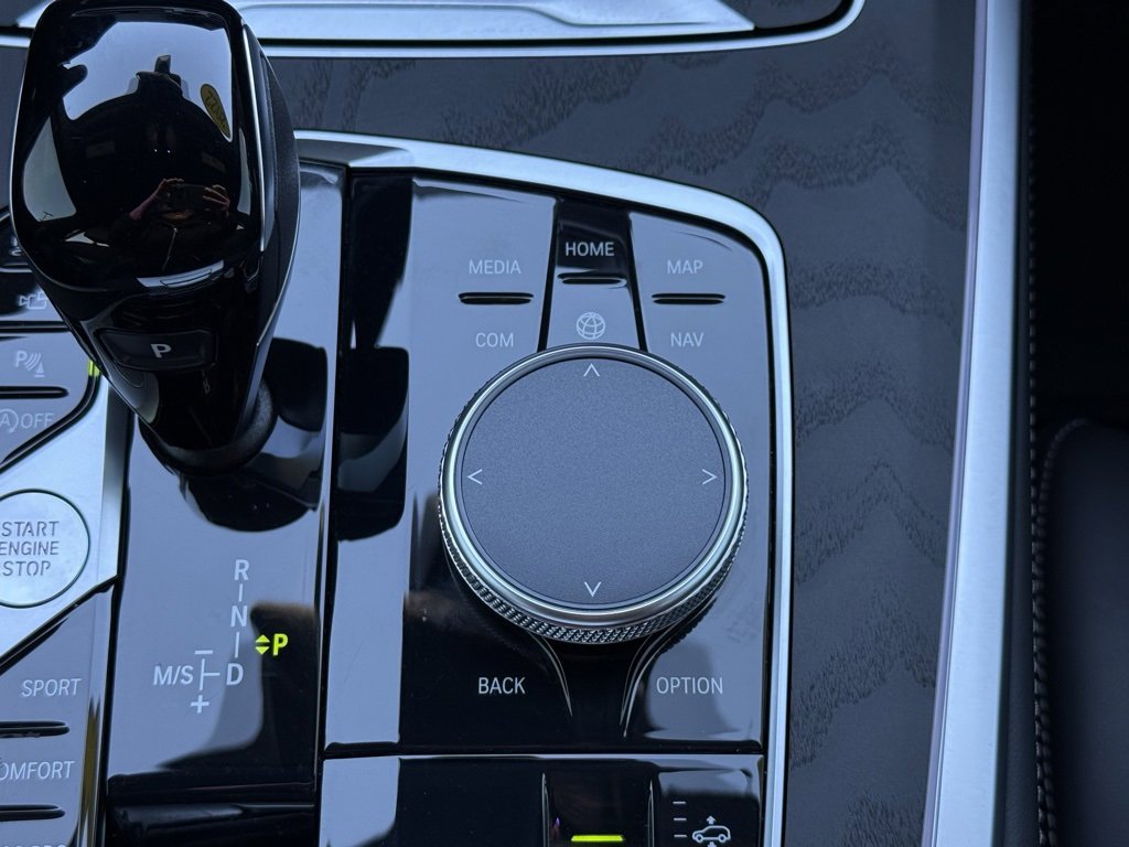 Used 2022 BMW X7 M50i image 30