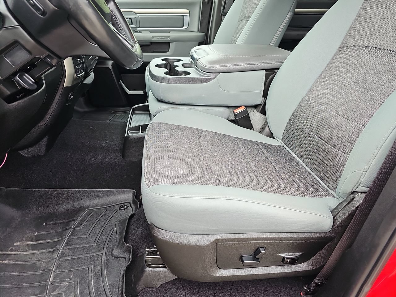 Used 2019 RAM 1500 Big Horn AWD/4WD image 18