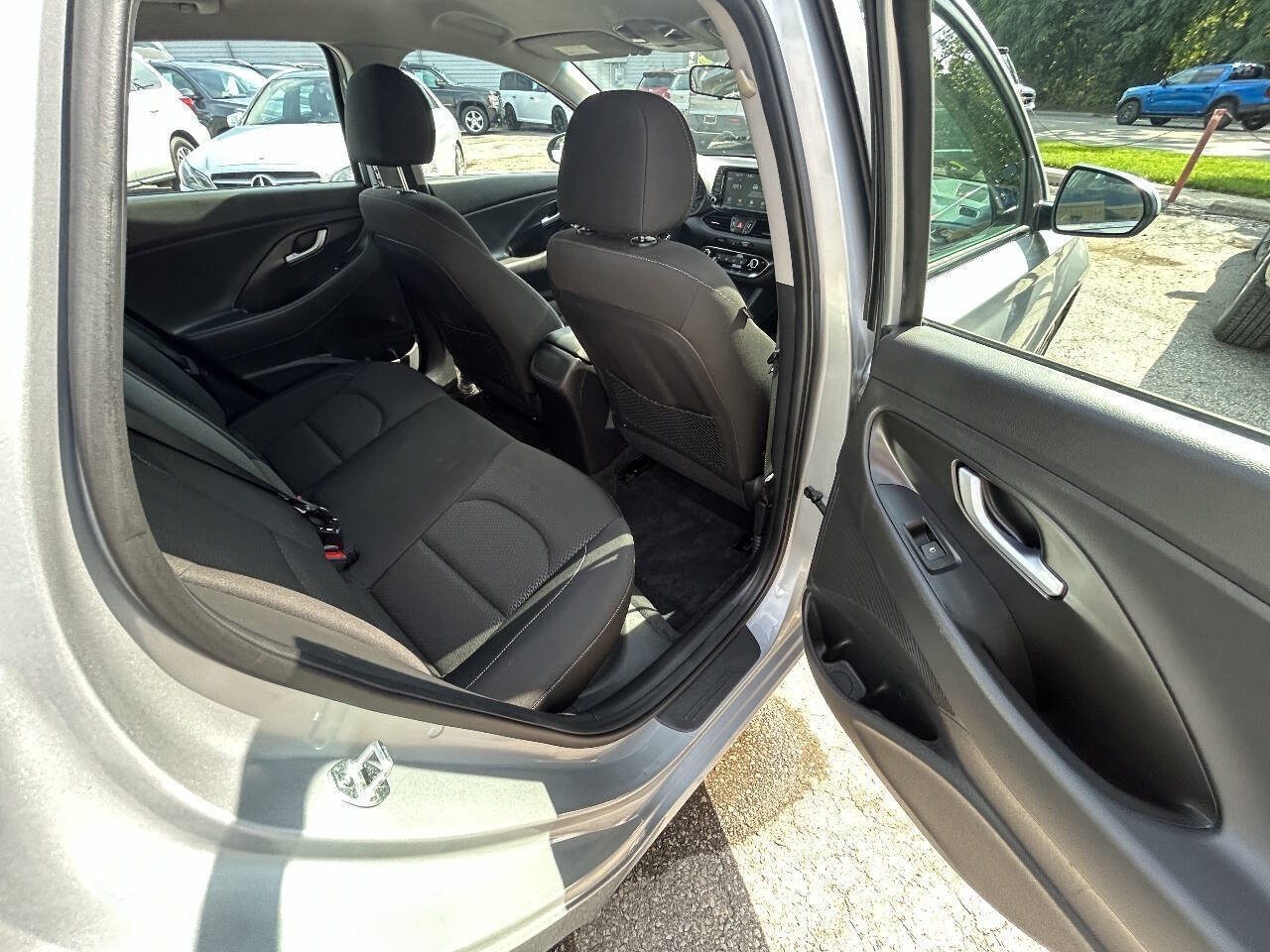 Used 2020 Hyundai Elantra GT FWD image 9