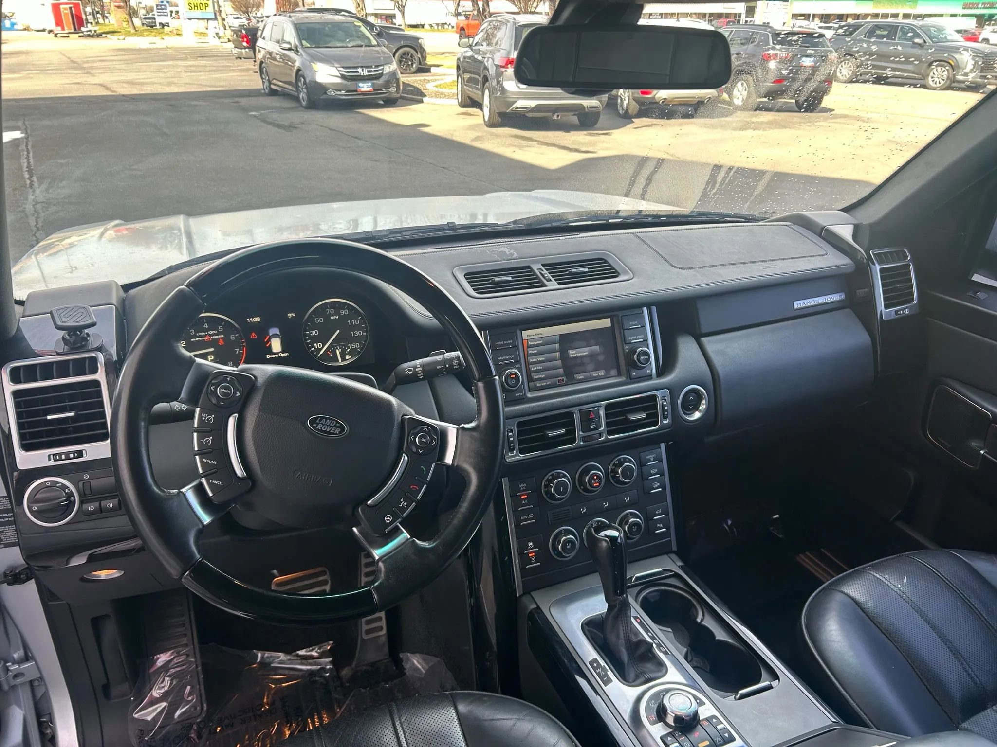 Used 2010 Land Rover Range Rover Supercharged image 4