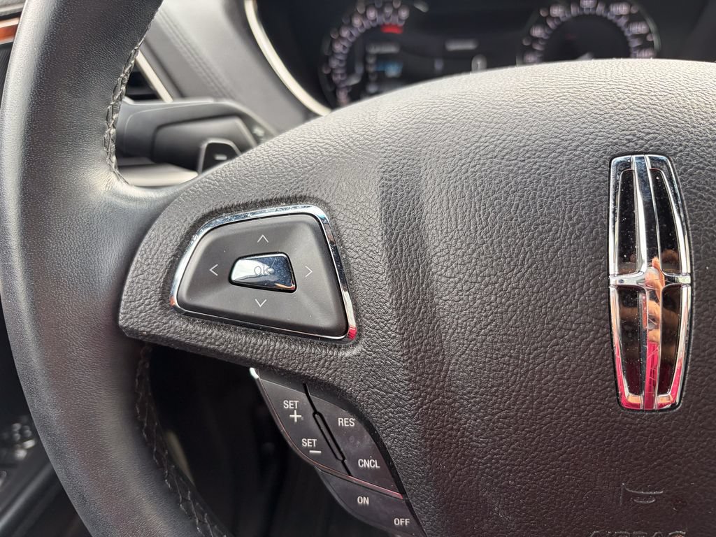 Used 2018 Lincoln MKX Select w/ Select Plus Package AWD/4WD image 26