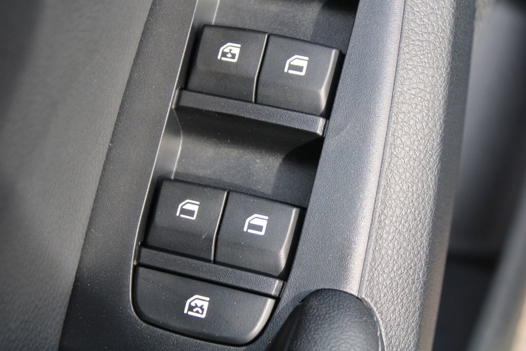 New 2026 Kia Seltos S FWD image 19