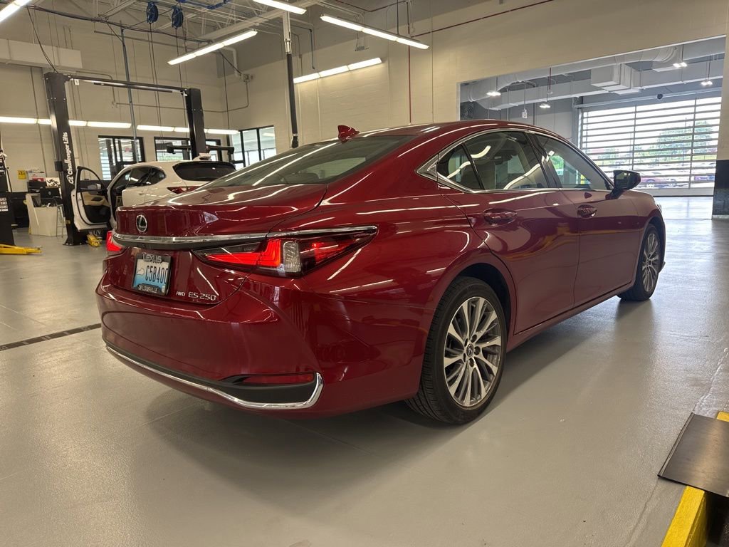 Used 2021 Lexus ES 250 w/ Premium Package AWD/4WD image 3