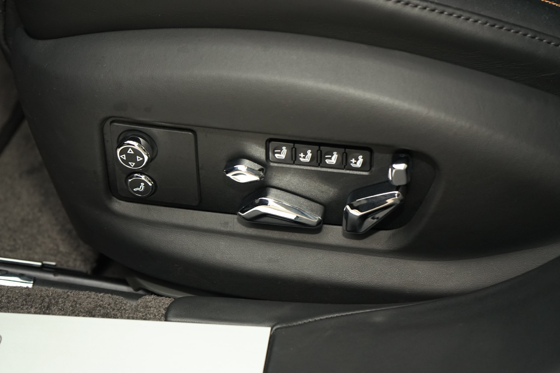 Used 2026 Bentley Flying Spur Azure AWD/4WD image 30
