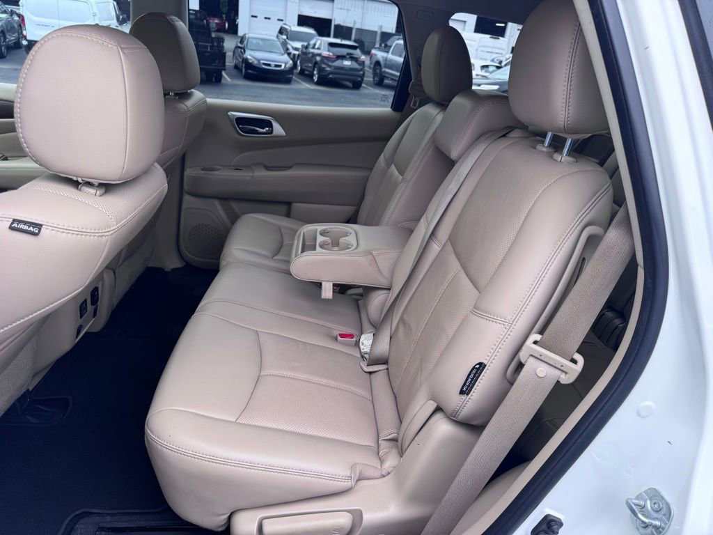 Used 2018 Nissan Pathfinder Platinum FWD image 32