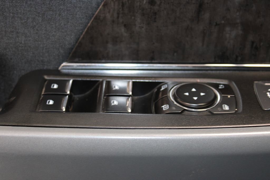 Used 2023 Ford F150 Lariat w/ Trailer Tow Package image 38