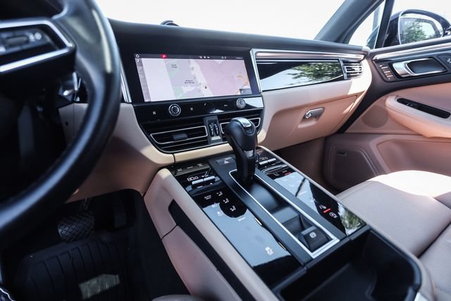Used 2022 Porsche Macan AWD/4WD image 38