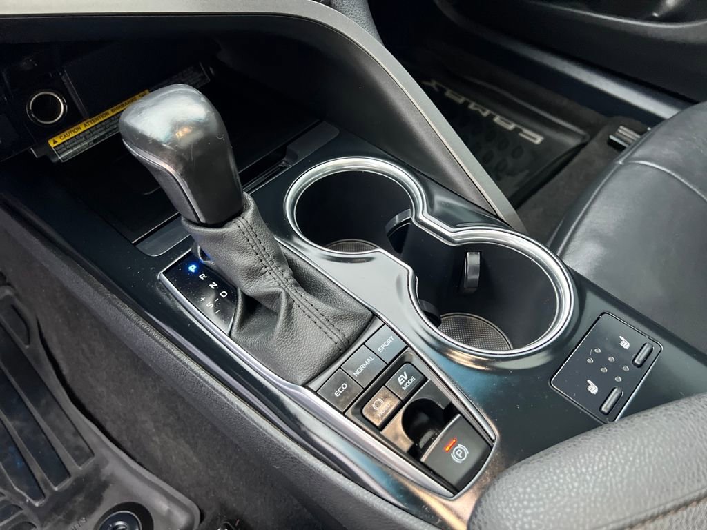 Used 2020 Toyota Camry XLE image 17