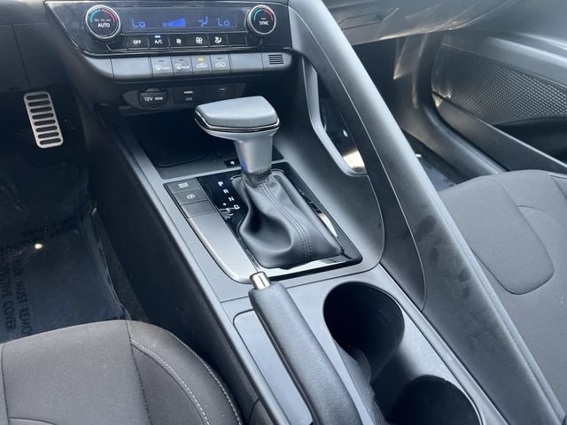 Certified 2025 Hyundai Elantra Sport FWD image 22