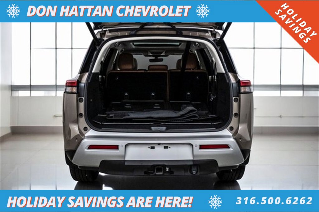 Used 2023 Nissan Pathfinder Platinum w/ Cargo Package image 41