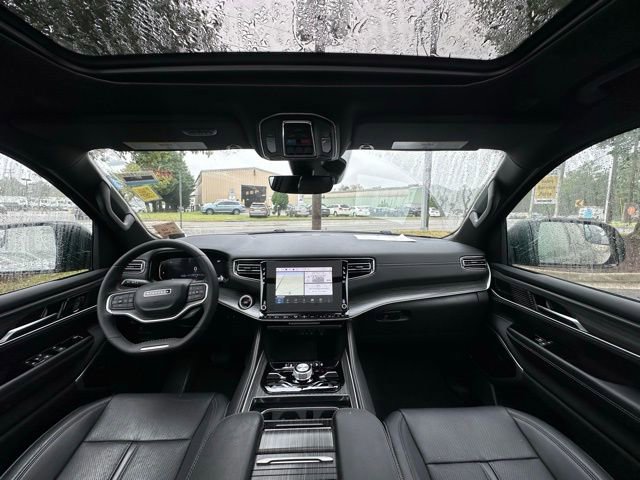 Used 2024 Jeep Wagoneer Series III w/ Premium Group I image 4