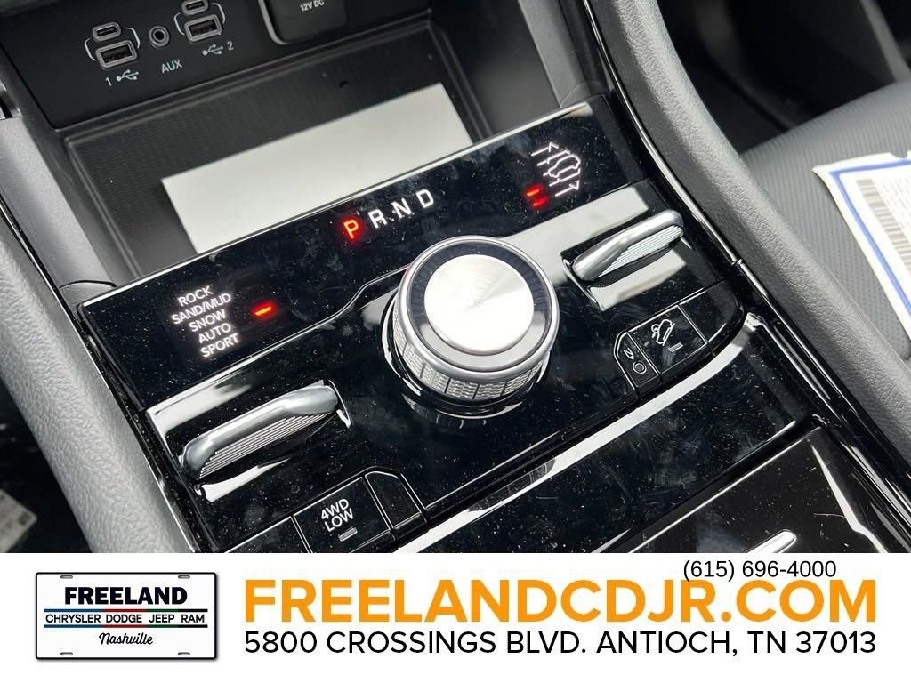 New 2024 Jeep Grand Cherokee Overland w/ Luxury Tech Group IV image 11