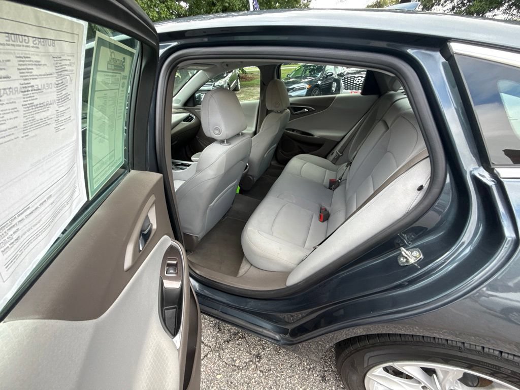 Used 2021 Chevrolet Malibu LT FWD image 15