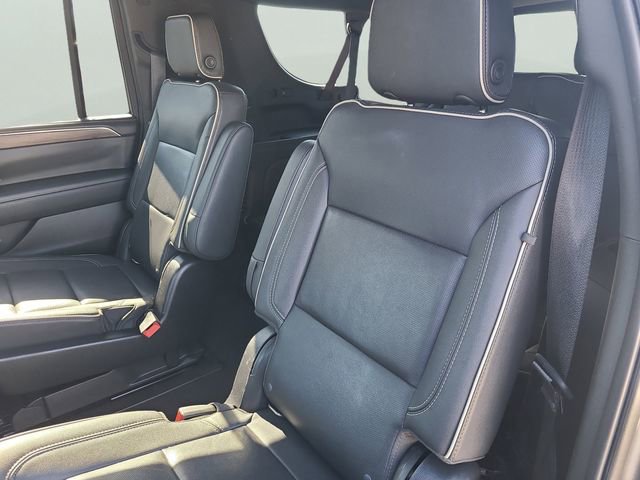 Used 2022 Chevrolet Suburban Premier image 15