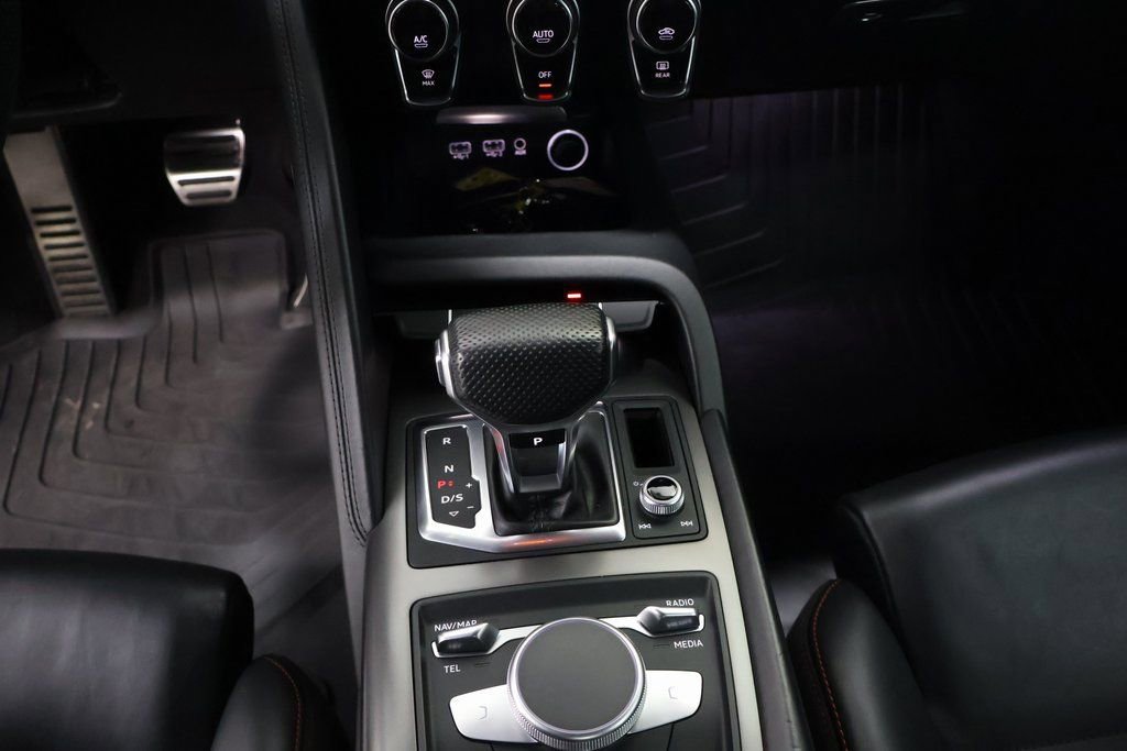 Used 2021 Audi R8 V10 w/ Premium Package RWD image 20
