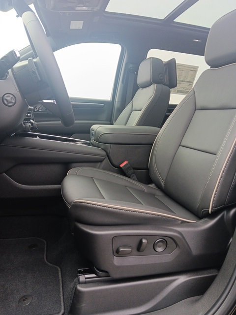 New 2025 Chevrolet Suburban Premier image 10