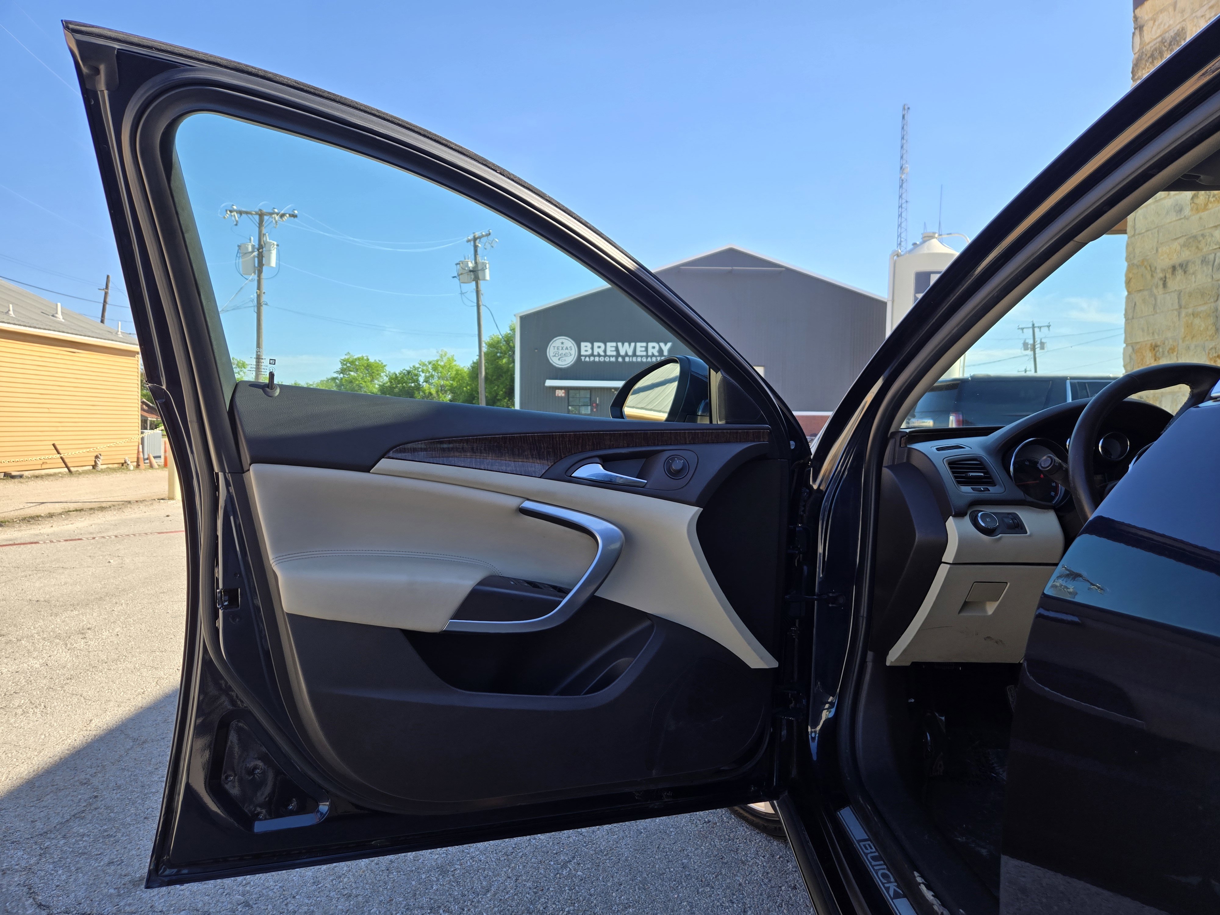 Used 2013 Buick Regal Premium FWD image 4