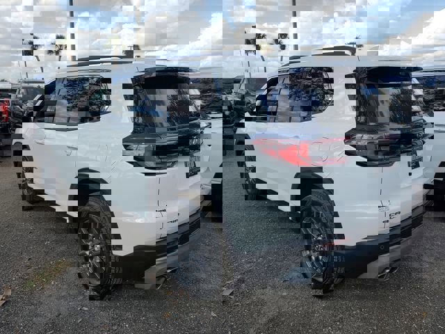 New 2026 GMC Acadia Elevation image 4