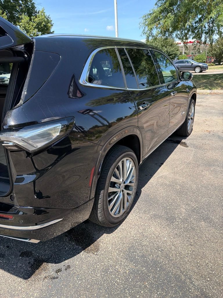 Used 2025 Buick Enclave Avenir w/ Super Cruise Package AWD/4WD image 13