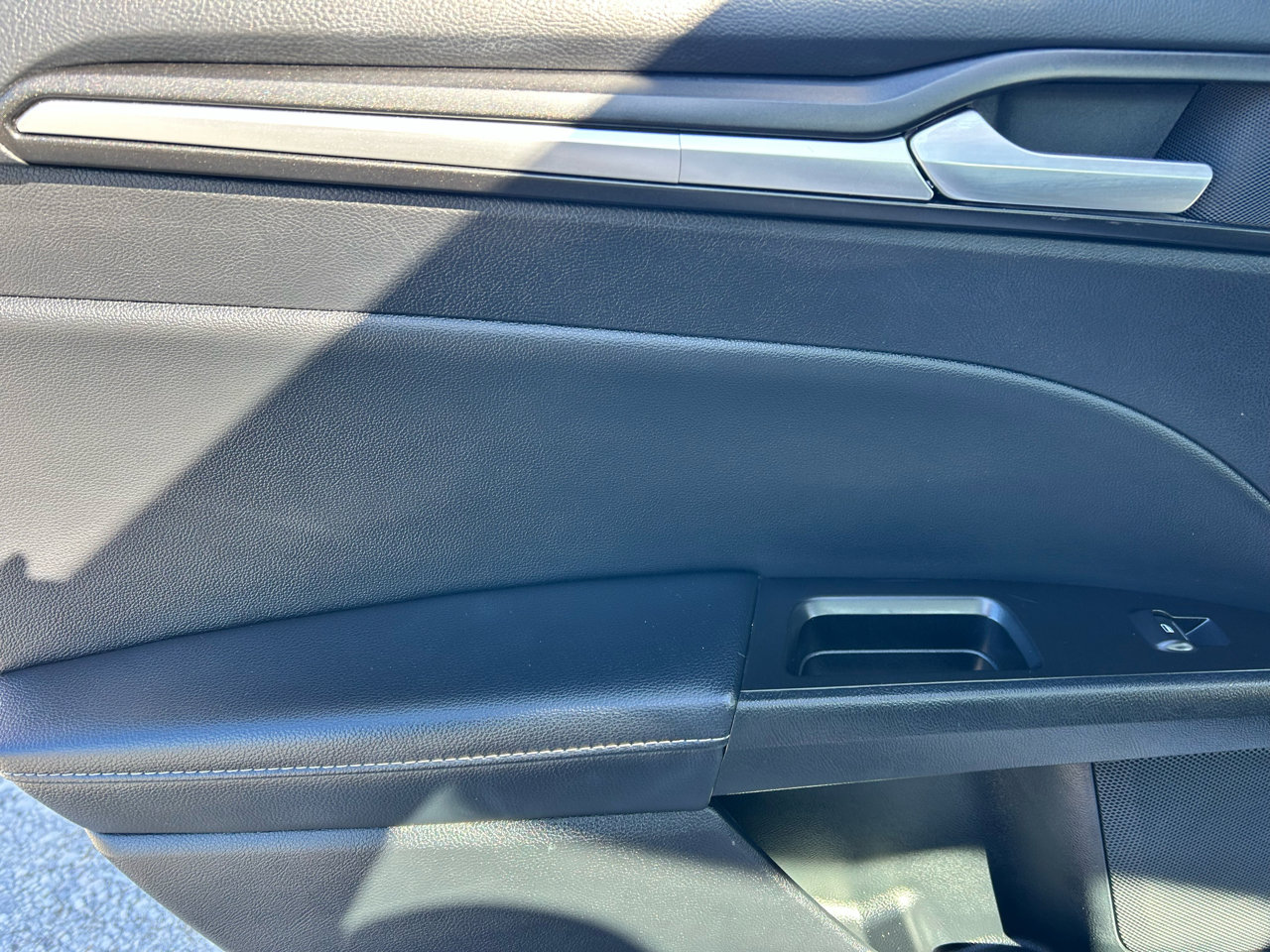 Used 2020 Ford Fusion Titanium image 15