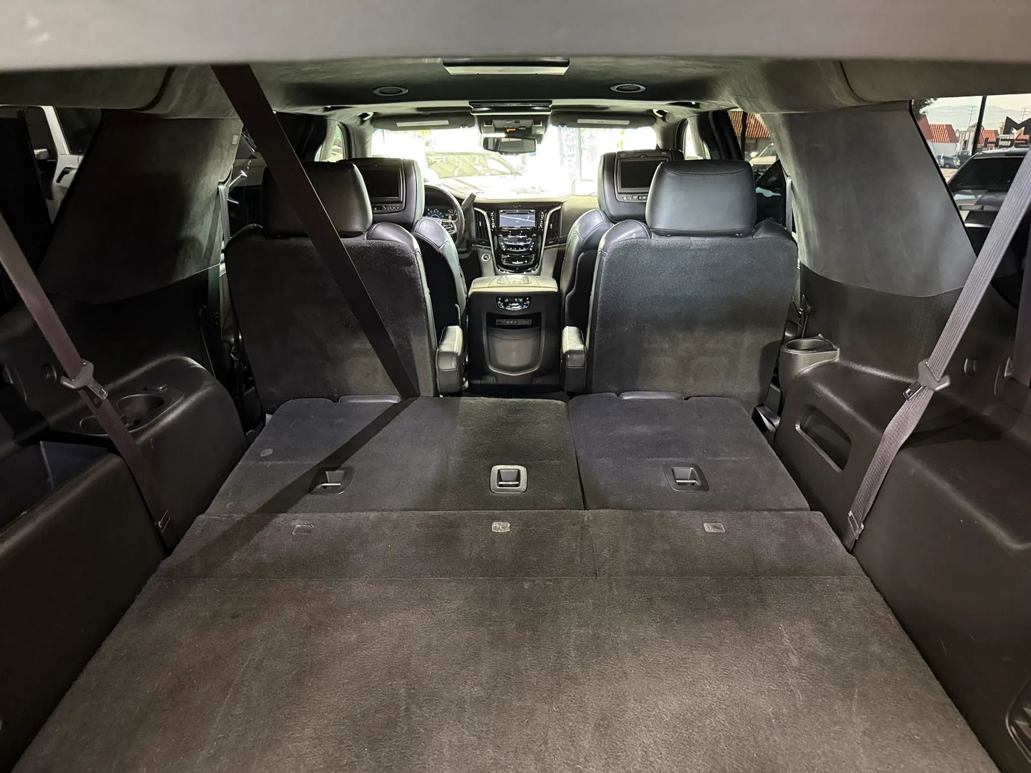 Used 2016 Cadillac Escalade ESV Platinum AWD/4WD image 19