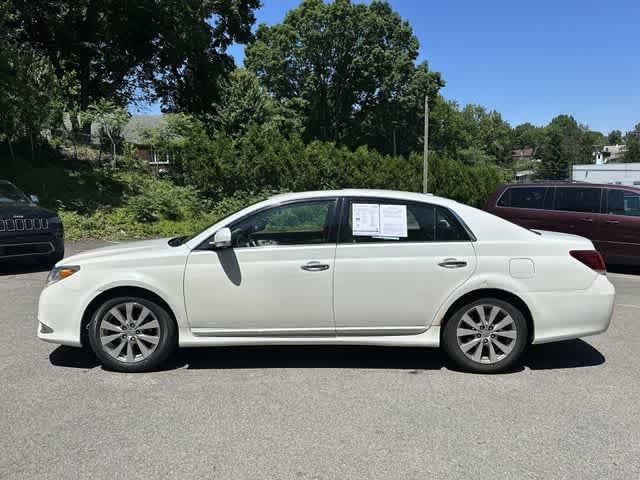 Used 2011 Toyota Avalon Limited FWD image 2