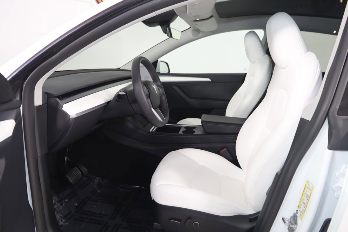 Used 2024 Tesla Model Y Long Range AWD/4WD image 13