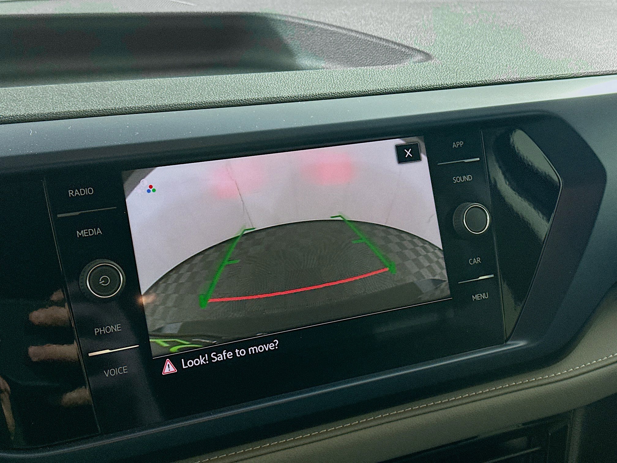 Used 2024 Volkswagen Taos SE image 23