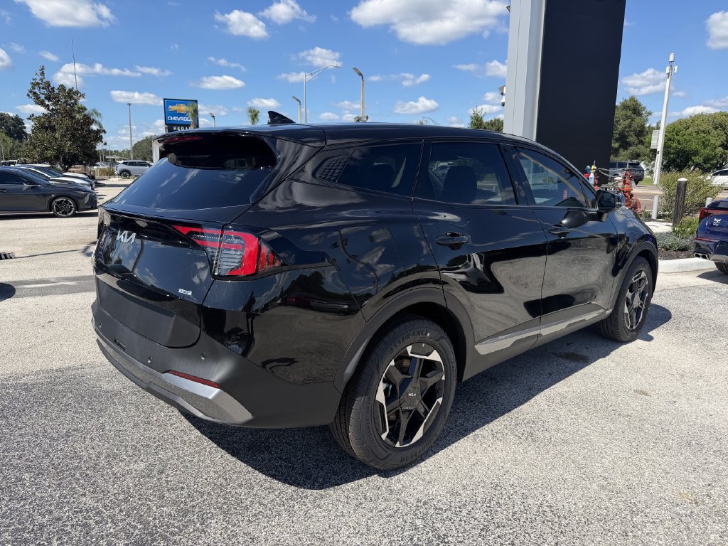 New 2027 Kia Sportage S FWD image 4