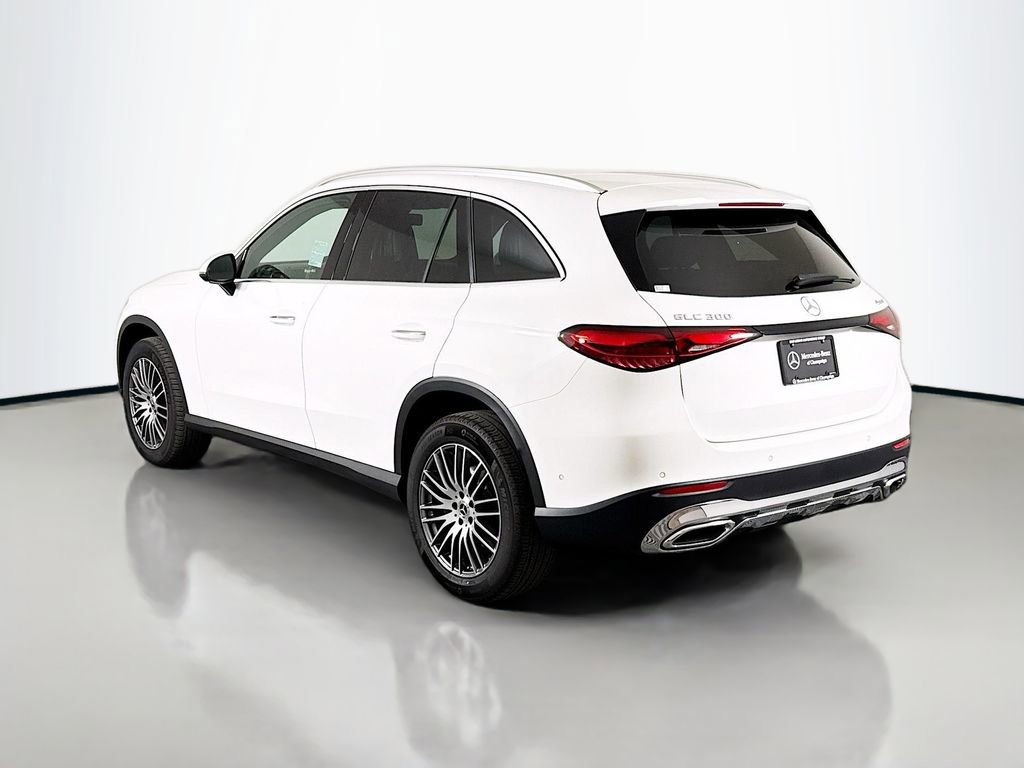 Used 2025 Mercedes-Benz GLC 300 4MATIC image 5