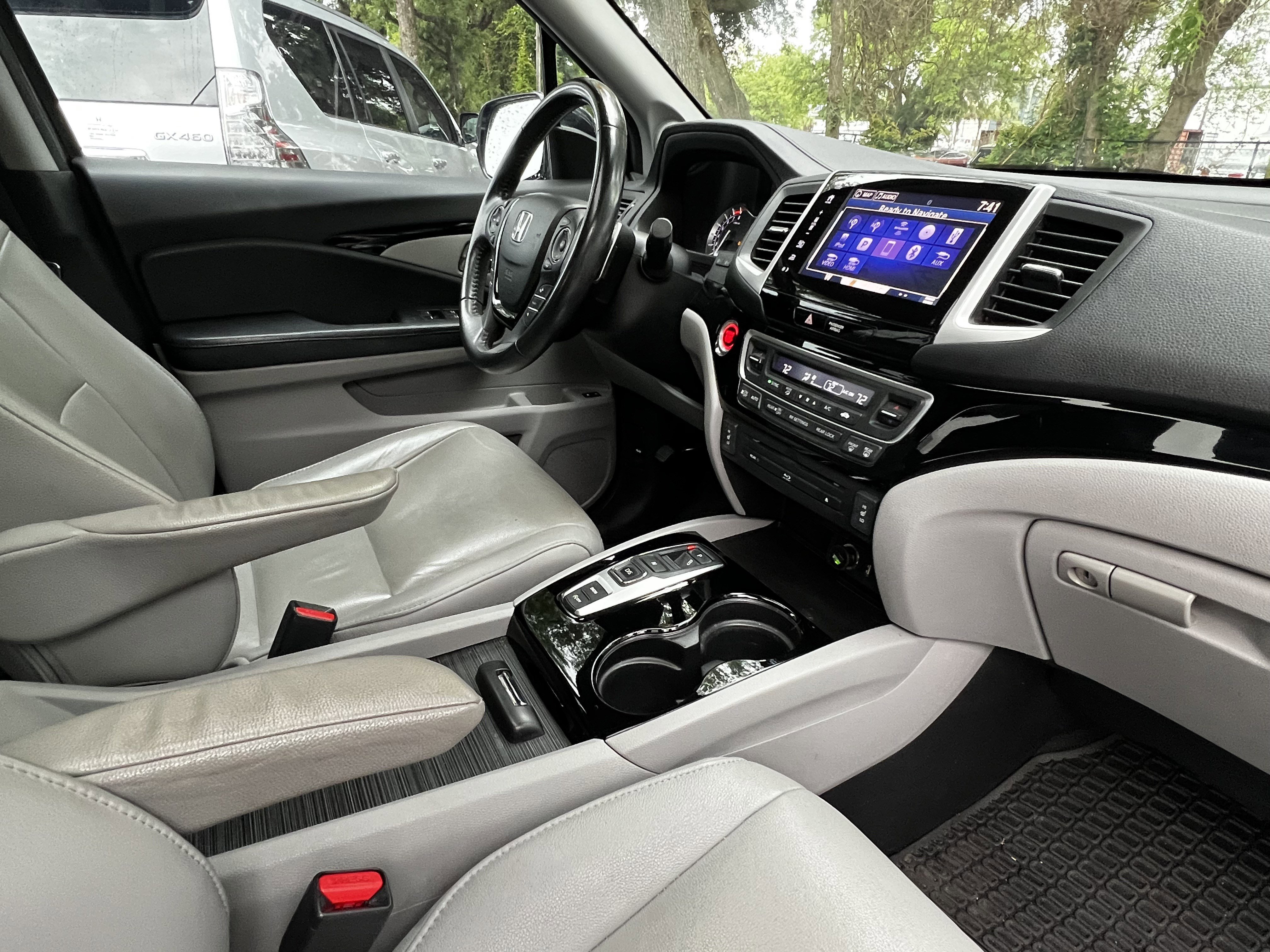Used 2017 Honda Pilot Touring image 49