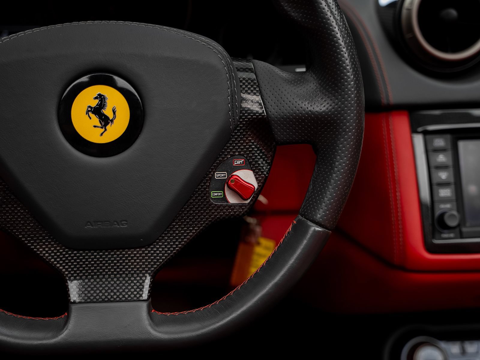Used 2010 Ferrari California RWD image 46