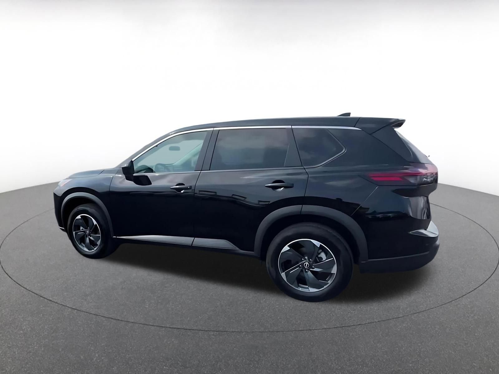 Used 2025 Nissan Rogue SV image 10