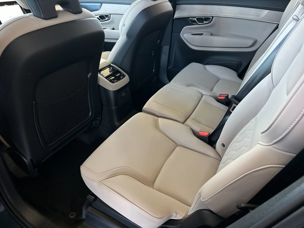New 2026 Volvo XC90 T8 Plus w/ Protection Package Premier image 11
