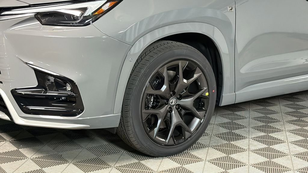 New 2026 Lexus TX 500h AWD image 4