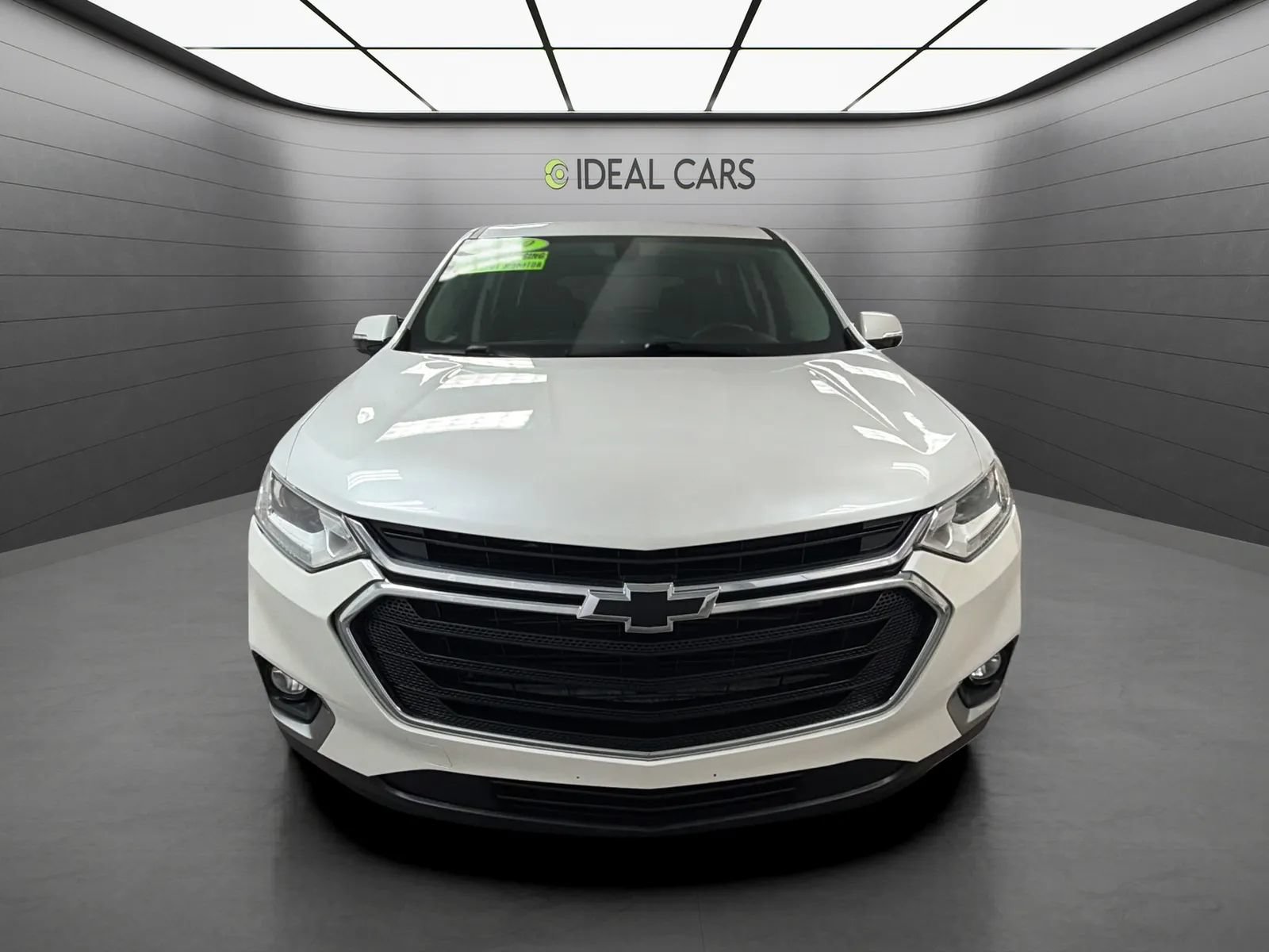 Used 2019 Chevrolet Traverse LT FWD image 2