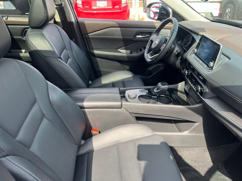 Certified 2023 Nissan Rogue SV w/ SV Premium B Package AWD/4WD image 22