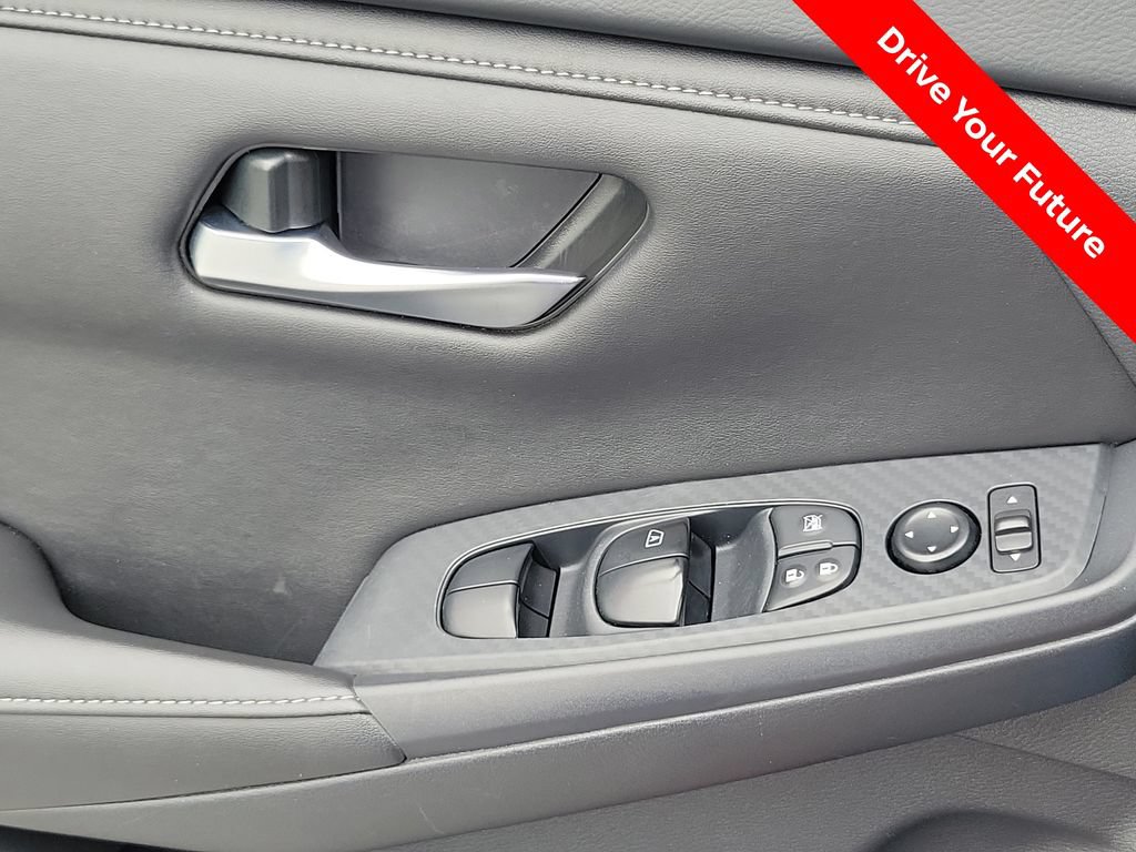 Certified 2024 Nissan Sentra SV FWD image 17