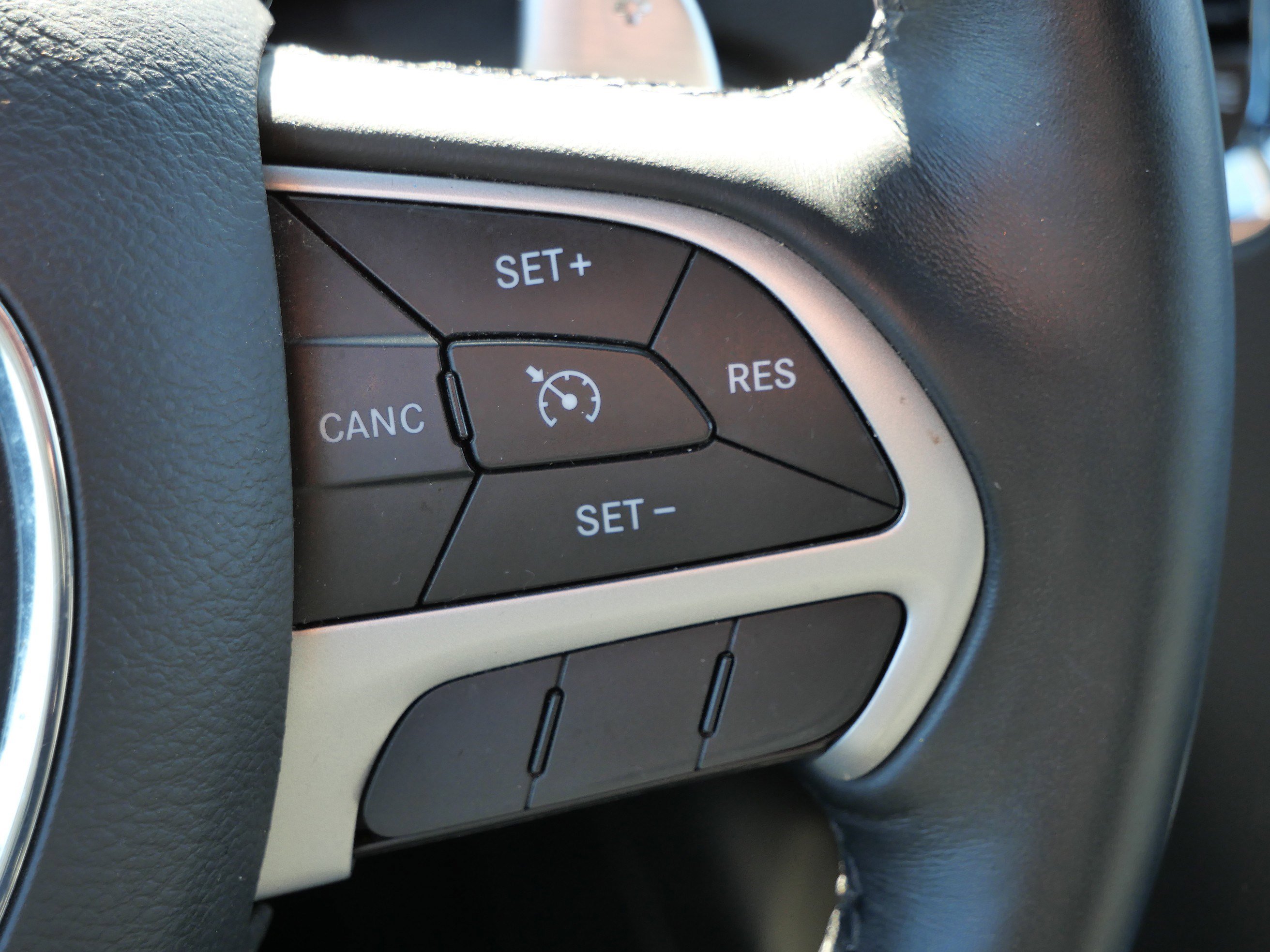 Used 2016 Dodge Durango Limited w/ Nav & Power Liftgate Group image 31