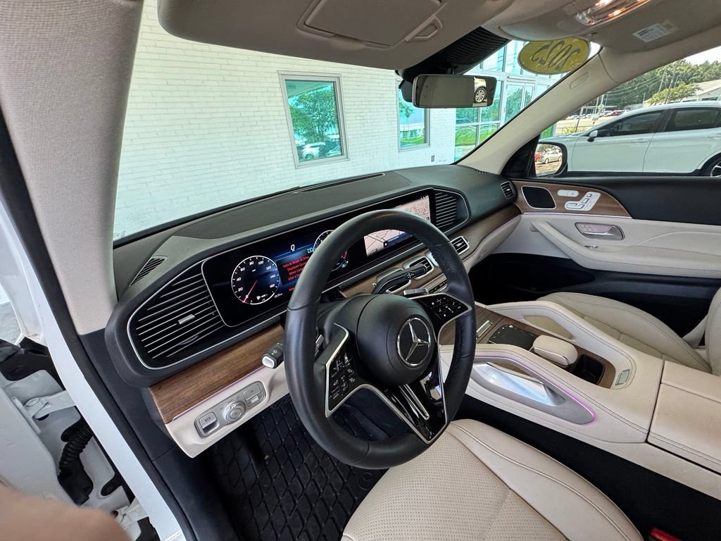 Used 2025 Mercedes-Benz GLE 350 4MATIC image 10