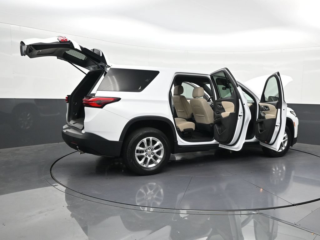 Used 2023 Chevrolet Traverse LS FWD image 36