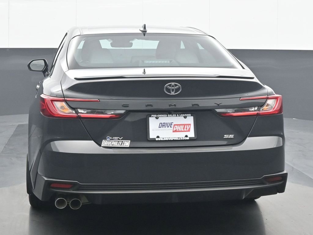 Used 2025 Toyota Camry XSE FWD image 5