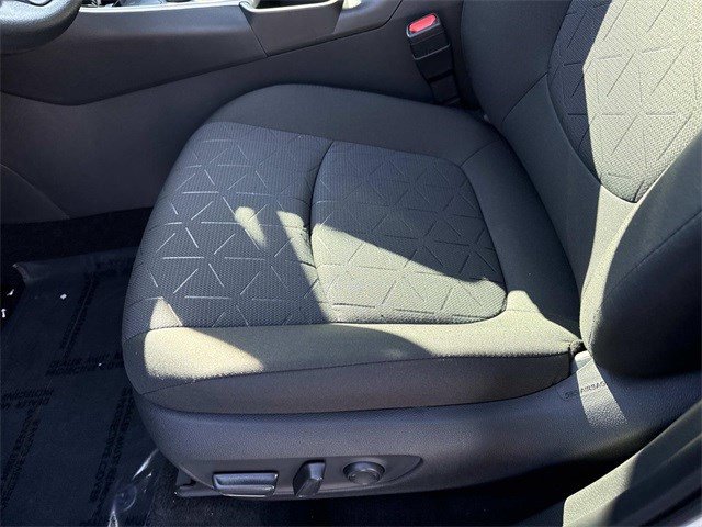 Used 2025 Toyota RAV4 XLE image 15