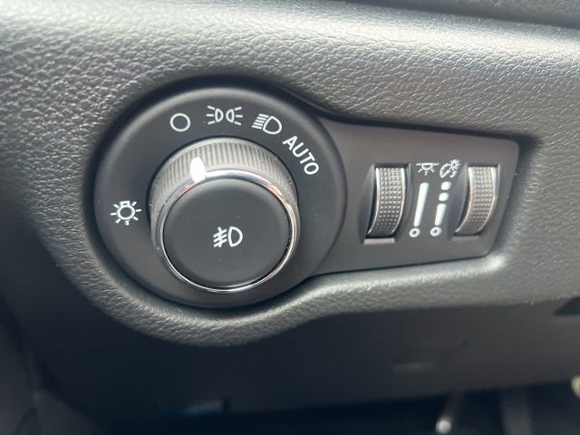 New 2026 Chrysler Pacifica Select image 21