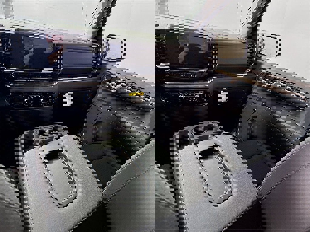 New 2026 GMC Sierra 1500 Elevation image 17